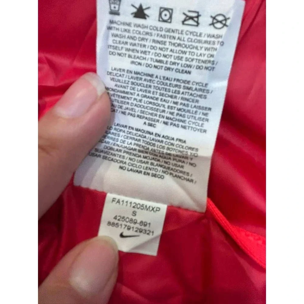 Nike Storm-FIT Womens Red Reflective Running Jacket Full Zip 425089-691 Small